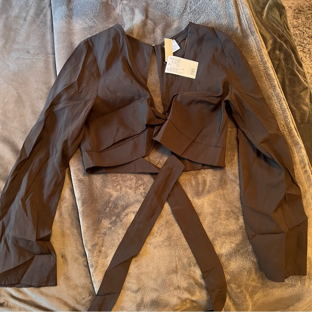 H&M NWT tie back black crop top